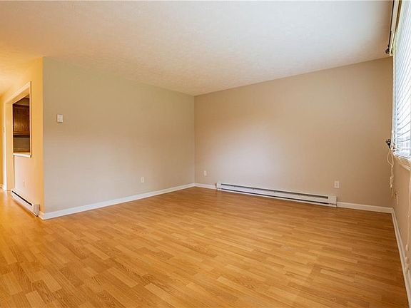 5th image of 823 Sunset Ave
