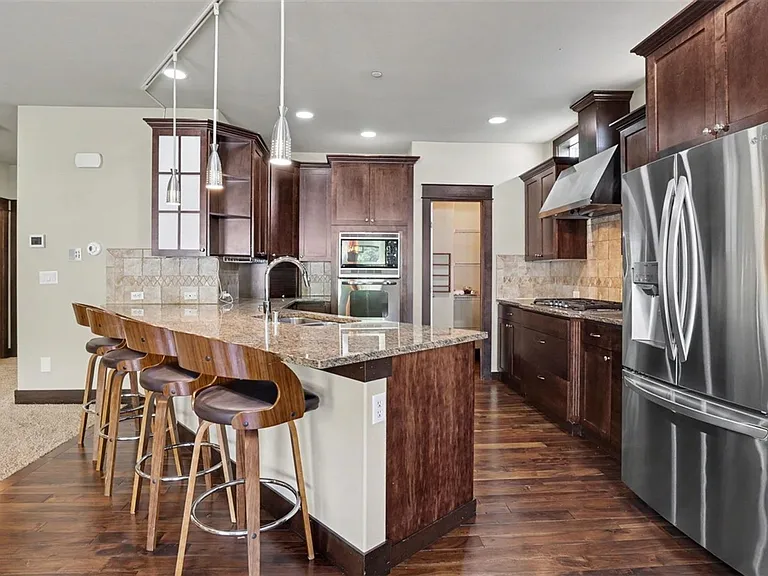 1357 Elma Pl NE — Photo 4