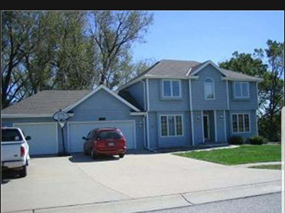 1st image of 1403 Gateway Dr