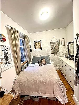5th image of 200 Waverly Pl APT 16