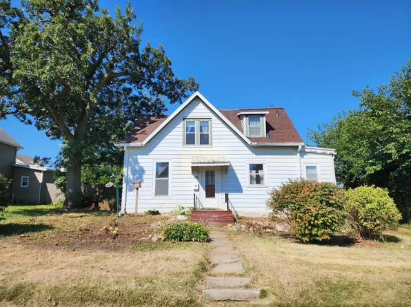 210 N 4th Ave, Marshalltown, IA 50158