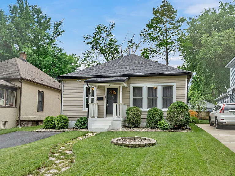 30 W Jackson Rd — Photo 2