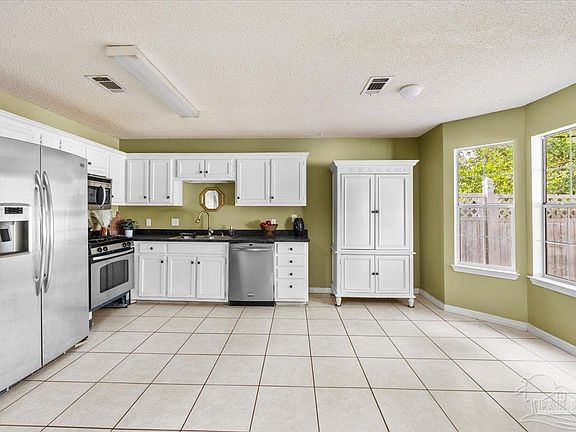 3rd image of 6984 Weatherwood Dr