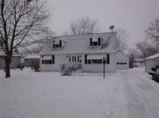 1765 Crescent Dr, Beloit, WI 53511