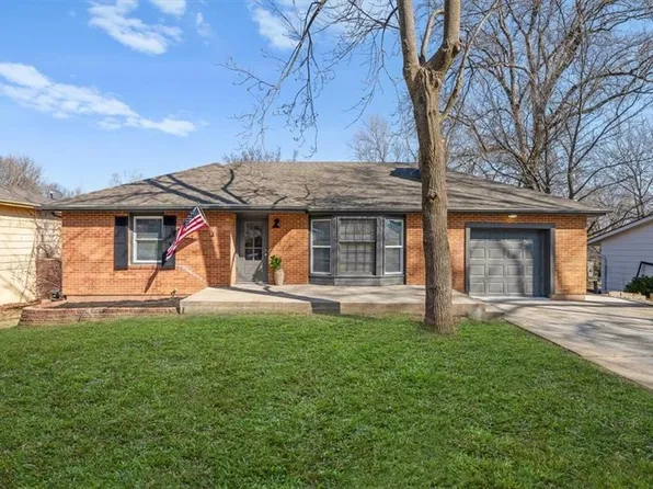 1303 Baltimore St, Pleasant Hill, MO 64080