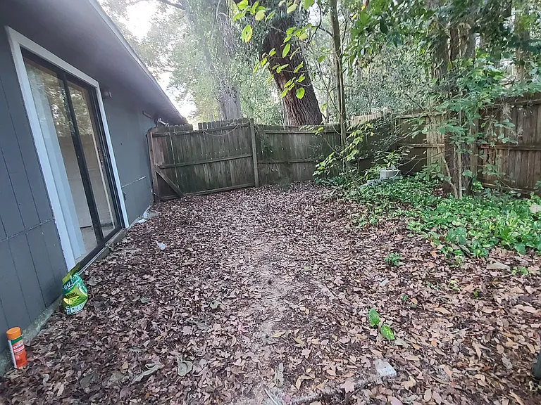 2842 SW 38th Pl — Photo 3