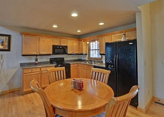 3rd image of 5 Crown Ct #3-1030