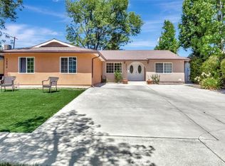 24017 Sylvan St, Woodland Hills, CA 91367