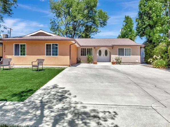 24017 Sylvan St, Woodland Hills, CA 91367