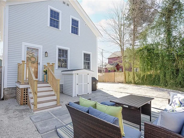 4 Gladding Ct — Photo 43