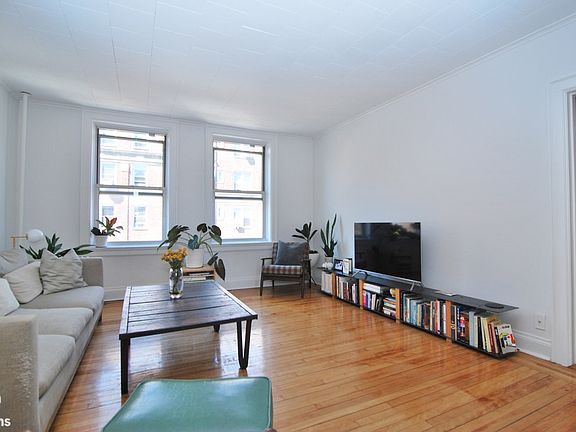 3rd image of 3439 82nd St APT 42