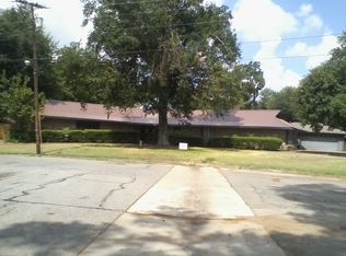 320 32nd St SE, Paris, TX 75460
