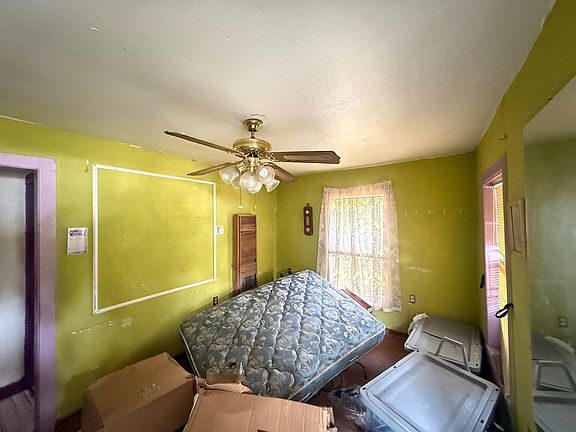 5th image of 2555 Randolph St