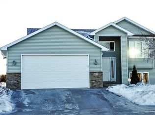 6073 S Pointe Dr SW, Rochester, MN 55902