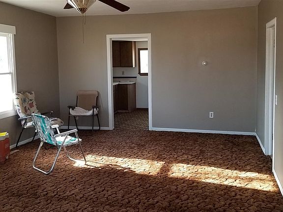 4th image of 411 Sunnyside Ave