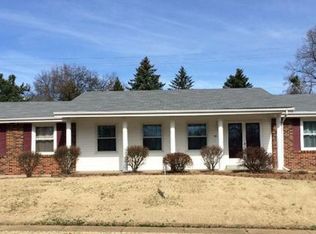 5831 Sir Edward Ln, Florissant, MO 63033