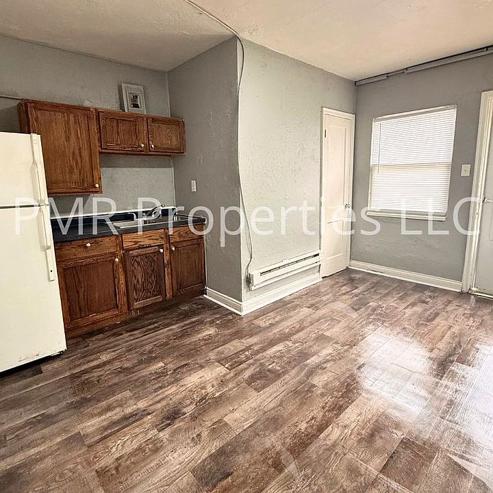 2nd image of 2724 N Broadway St #4