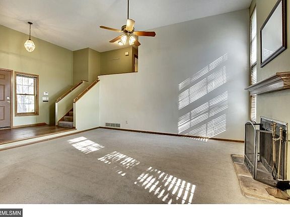 5th image of 1525 Rushmore Dr