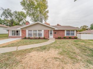 928 Express Dr, Belleville, IL