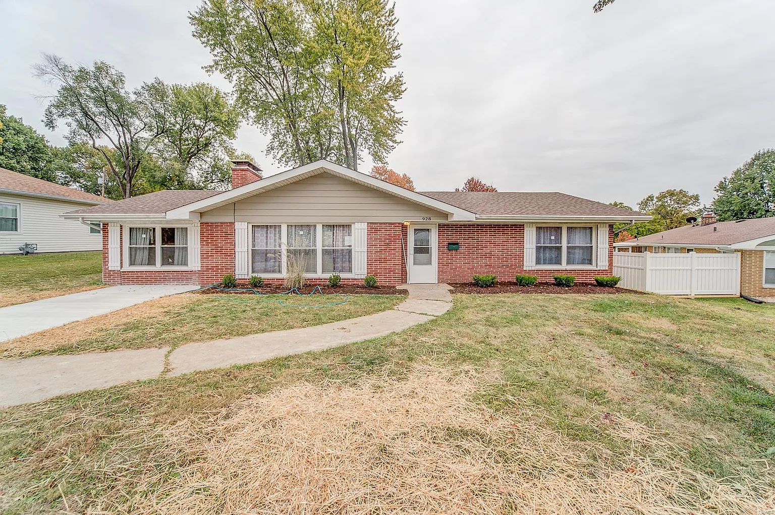 928 Express Dr photo 1