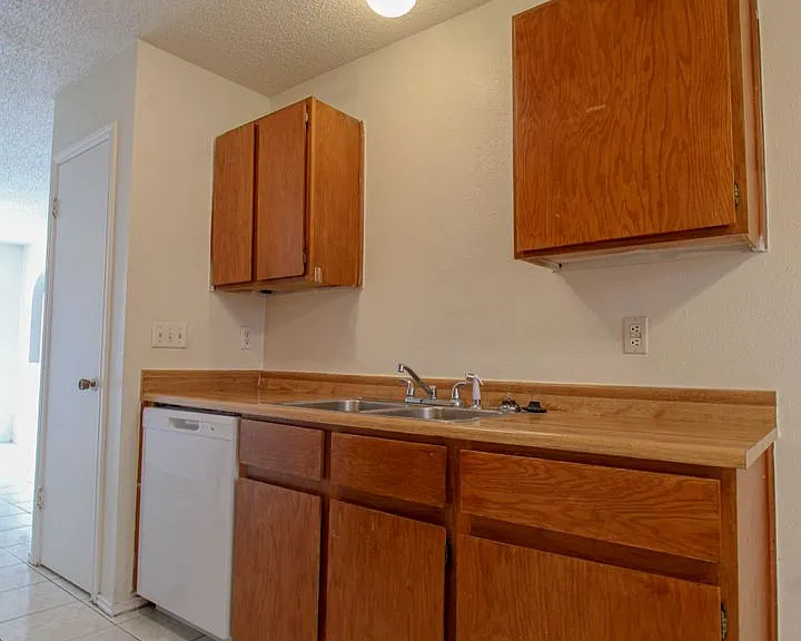 6214 Ridge Glade St — Photo 17