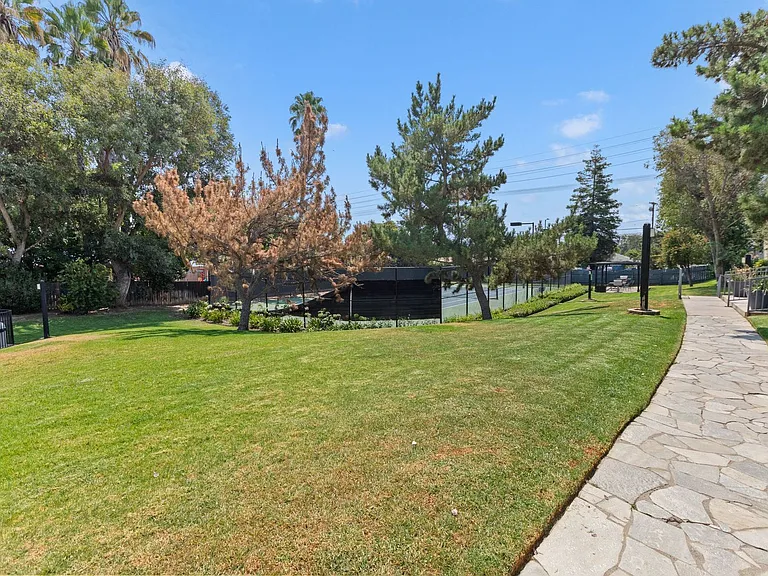 Park Place Apartments — Photo 46