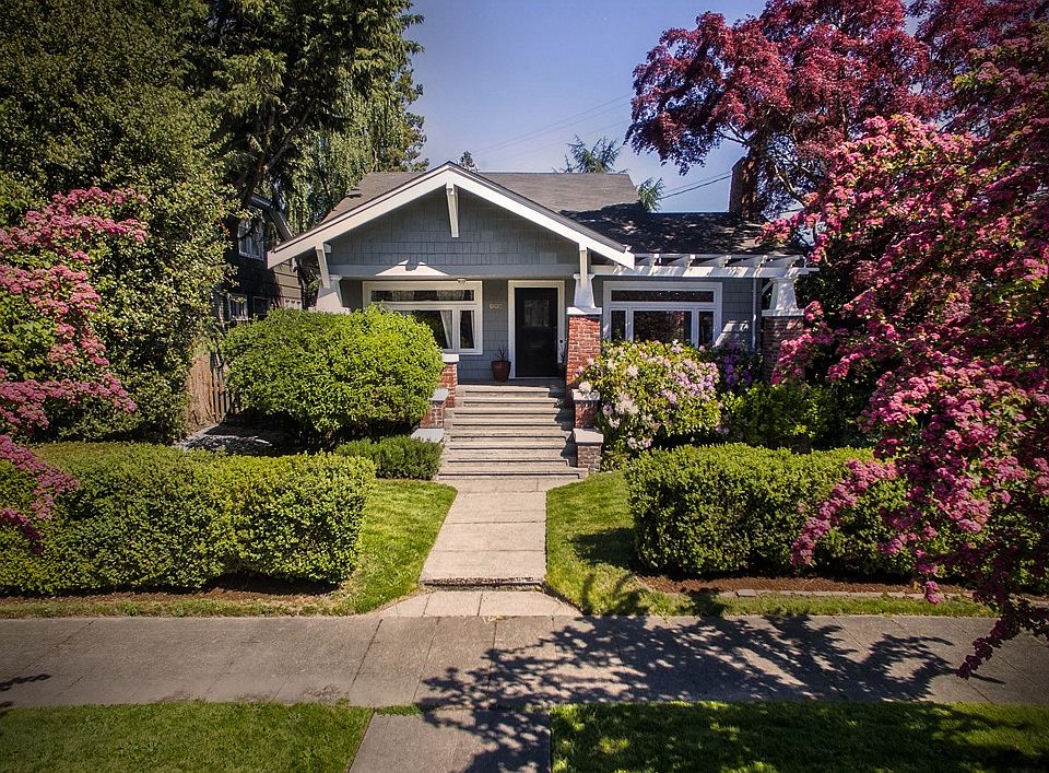 1st image of 886 E Gwinn Pl
