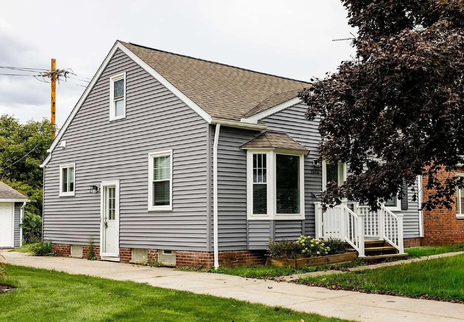 3 bed, 2.0 bath, 1149 sqft, $2,200 — Photo 2