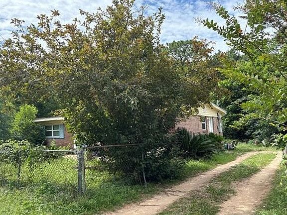 3rd image of 6445 Julia Dr