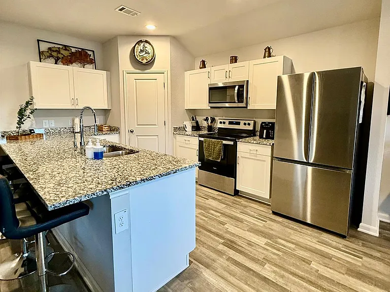 302 Del Monte Dr — Photo 15