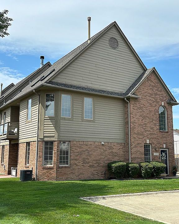 1st image of 34696 Bay Vista Dr