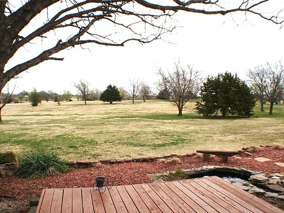 4th image of 1726 Fairway Dr