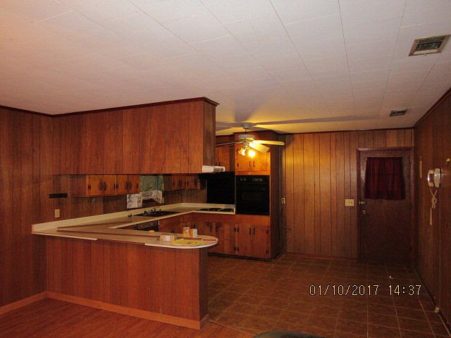 2nd image of 35 Young St