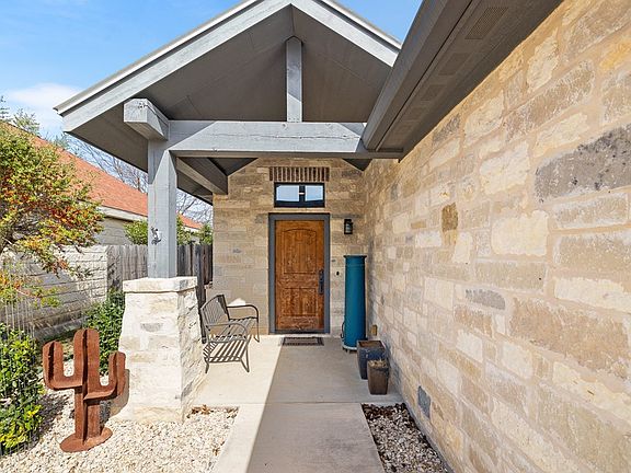 2nd image of 2512 Rogers Cir