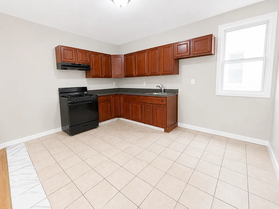 113 S Munn Ave #1