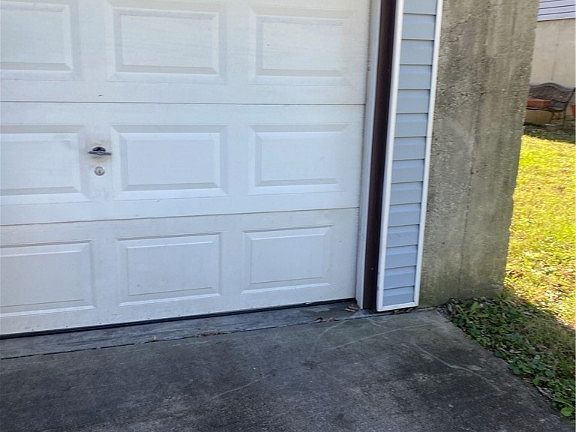 5th image of 904 Forest Ave