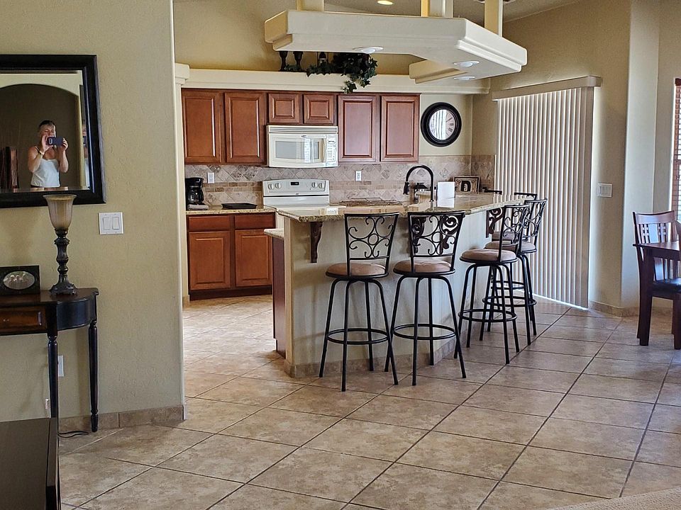 1st image of 2524 Clarke Dr