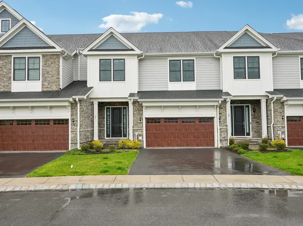31 St Andrews Circle, River Vale, NJ 07675
