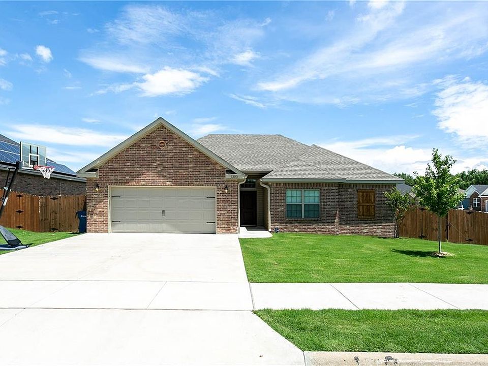 1st image of 1303 Lavona Ln