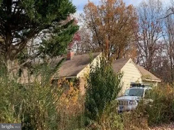 6609 Hackberry St, Springfield, VA 22150