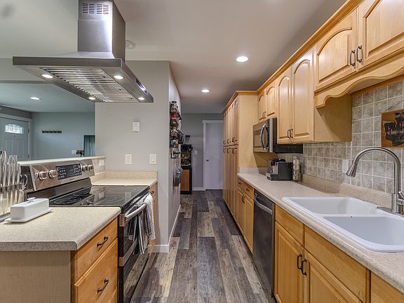 5th image of 5405 N 40th St