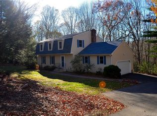 19 Westchester Dr, East Lyme, CT 06333