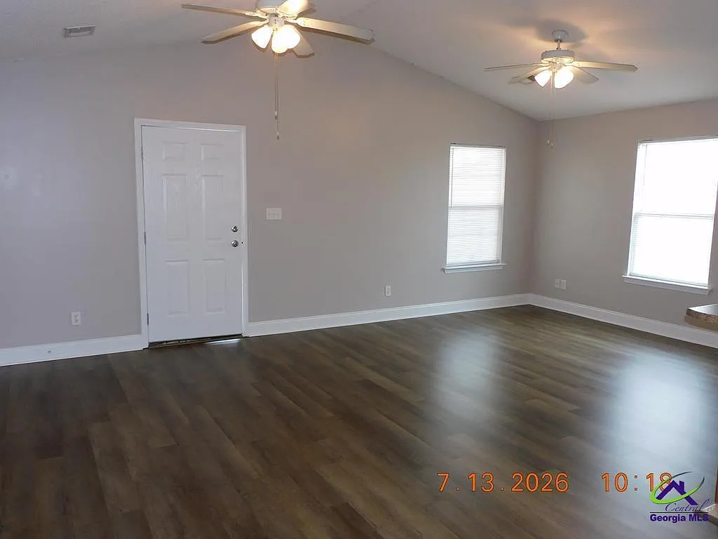 2 bed, 2.0 bath, 1250 sqft, $1,250 — Photo 2