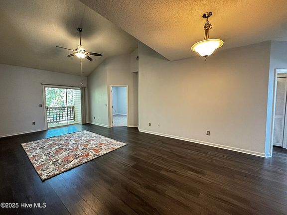 4th image of 717 Bragg Dr APT H