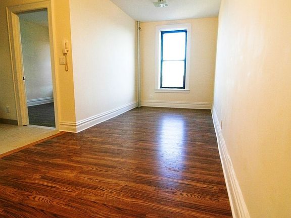 4th image of 22-61 43rd St #3RR