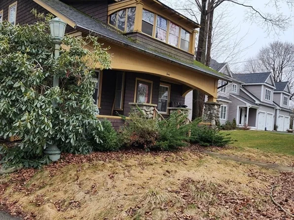 7 Wesleyan St, Shrewsbury, MA 01545