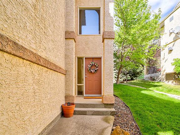3rd image of 7 E Canyon Ct W
