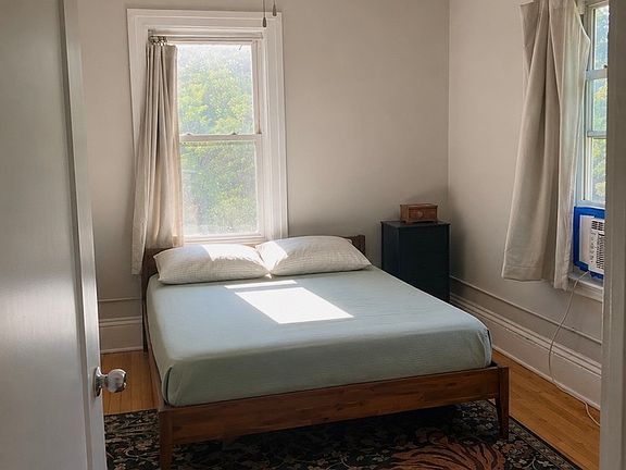 4th image of 2218 2nd St NE #2