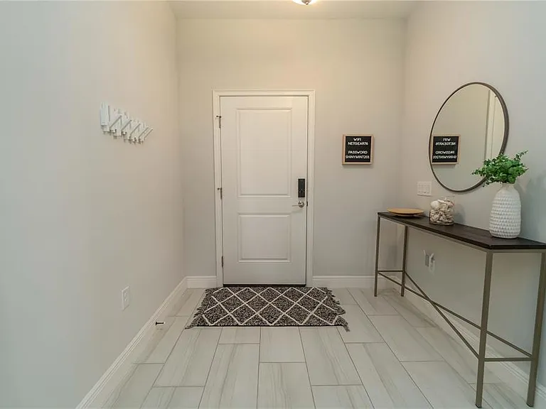265 Annapolis Ln — Photo 11