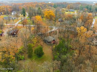 3300 Pin Oak Dr, La Grange, KY 40031